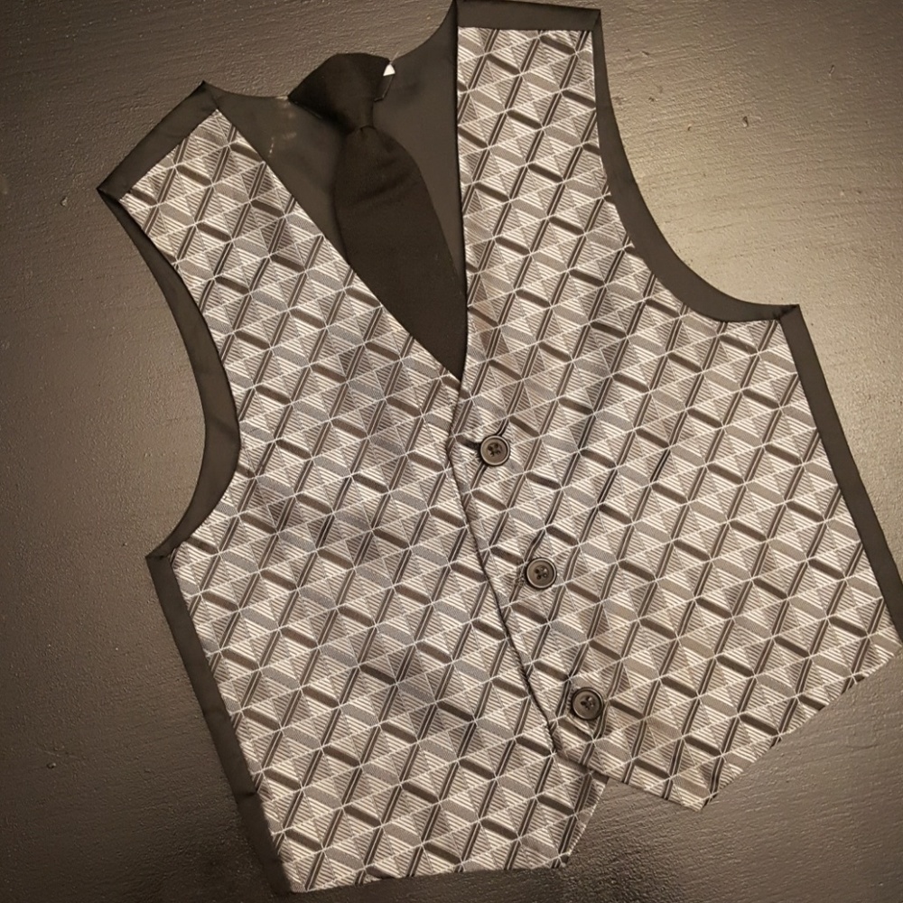 Boys Dress Vest & Tie (3T)